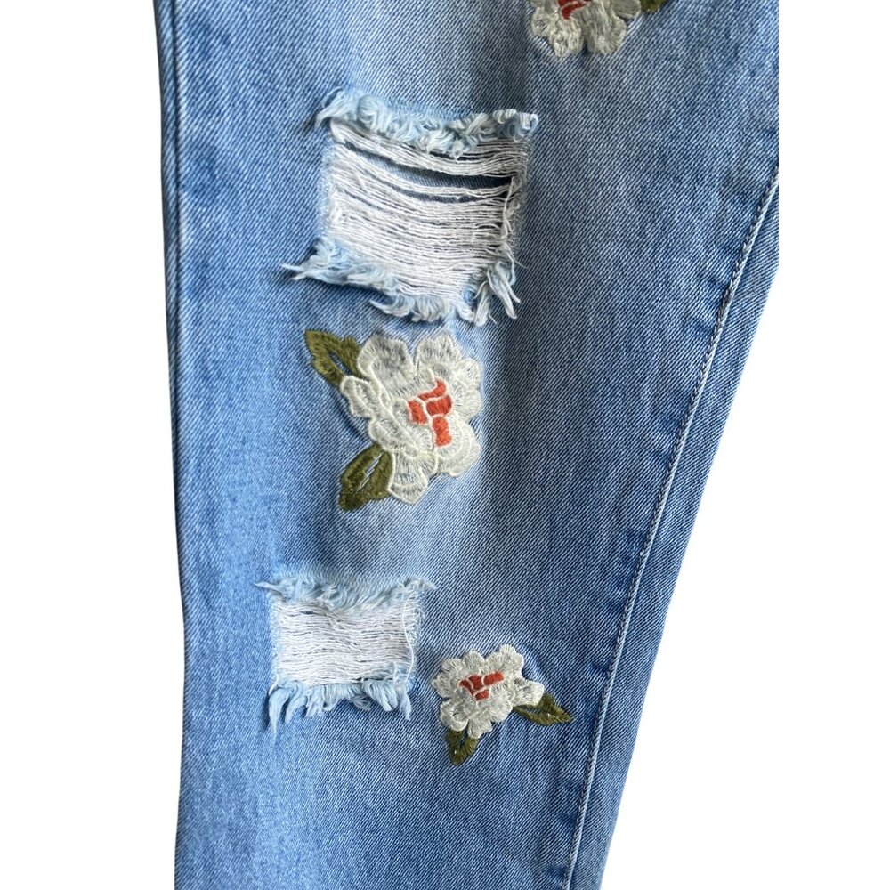 Chelsea & Violet High Rise Distressed Floral Embroidered Mom Jeans 28 Country - Picture 13 of 15